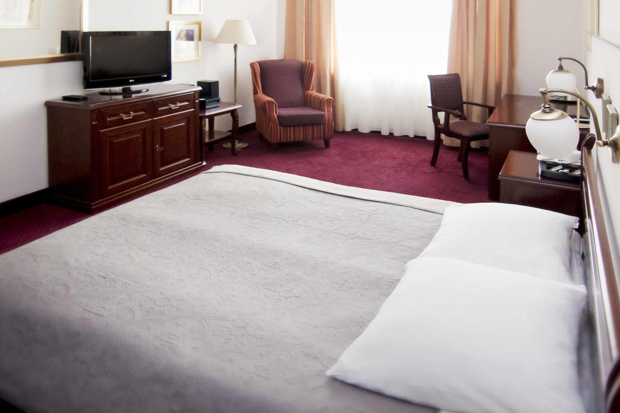 Hotel Royal Познан Екстериор снимка